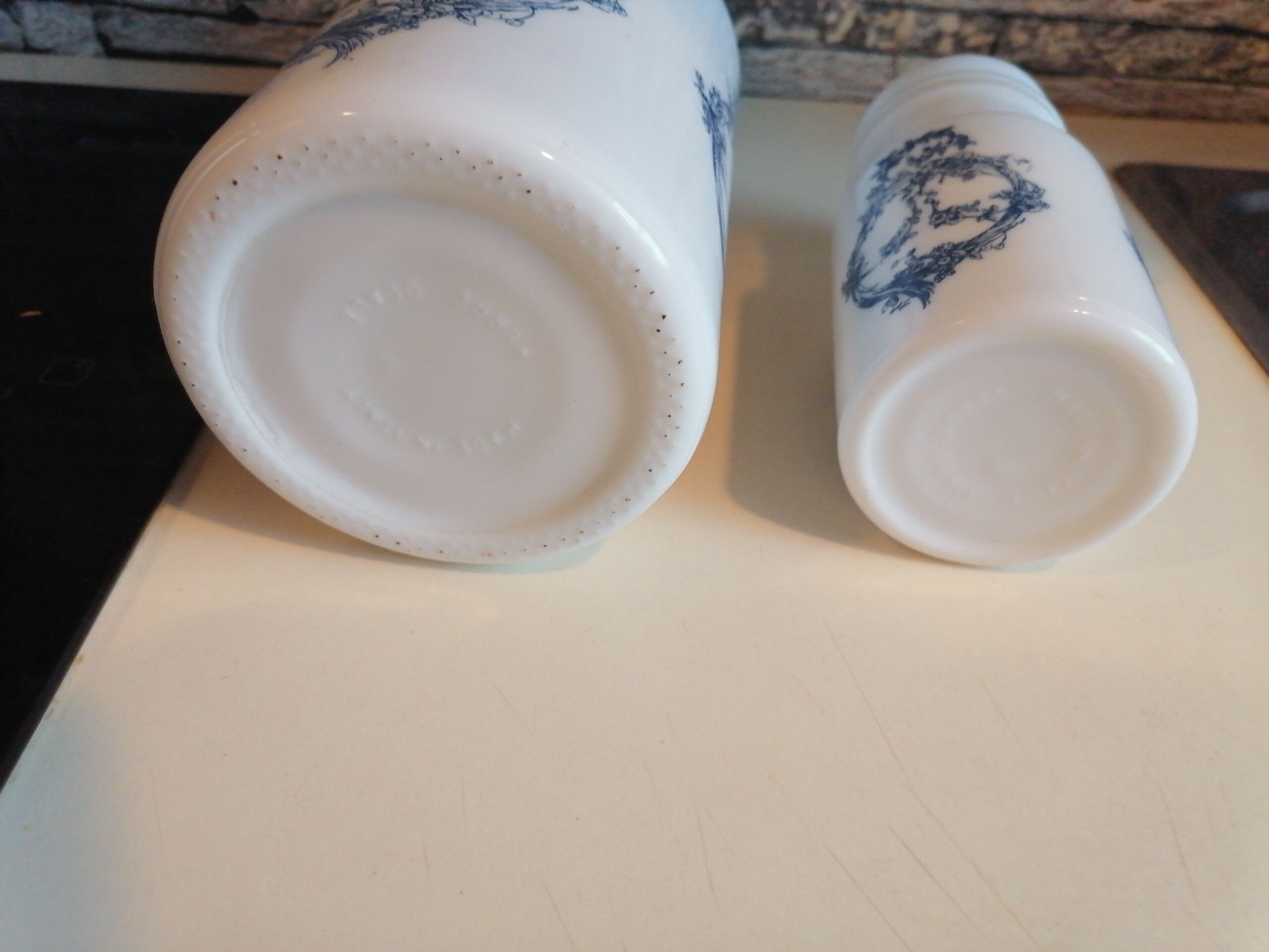 Set of 2 pot opaline coffee ground apothecary style 1970