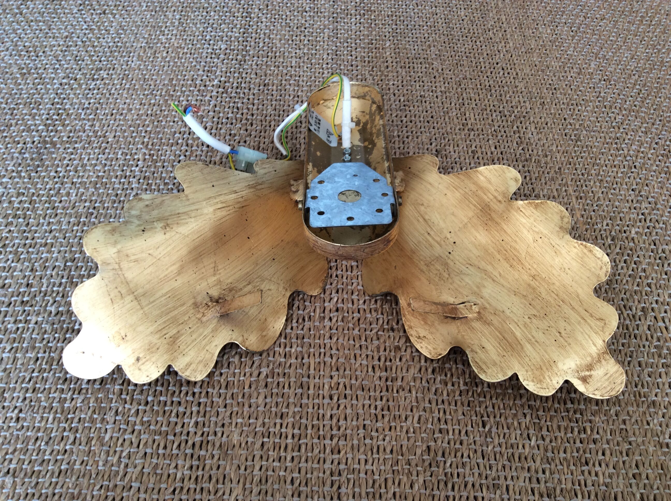 Wall lamp in gilded metal