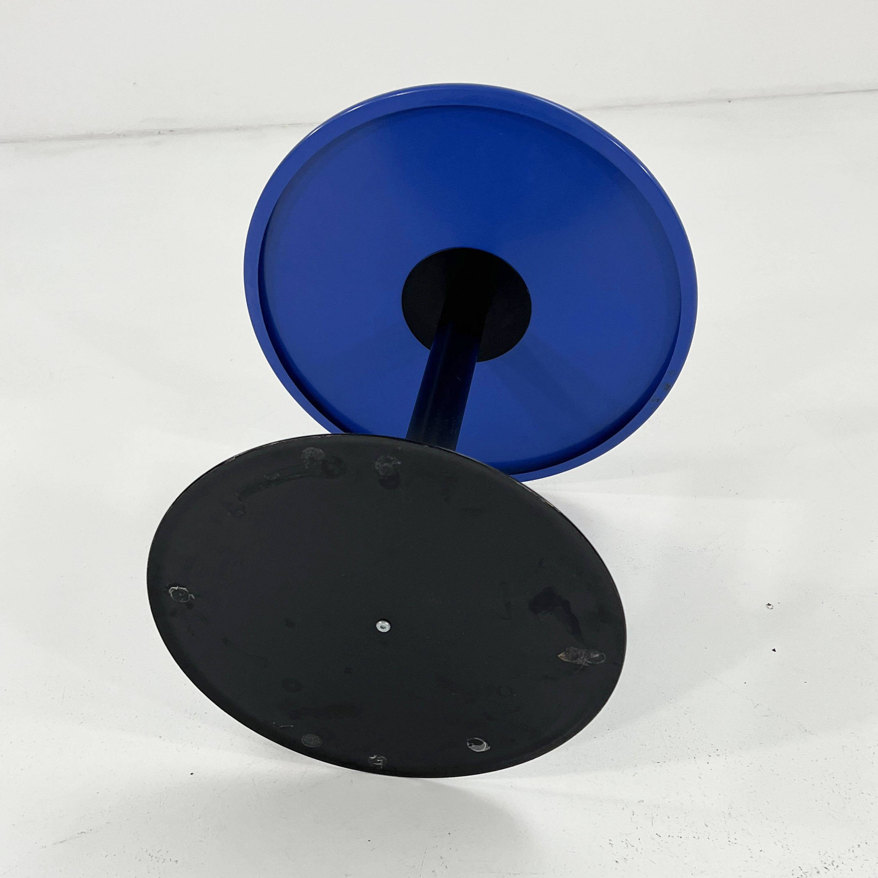 Table d'appoint postmoderne bleu par Ikea, 1980