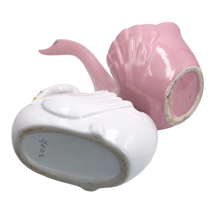 Vintage swan pot cache