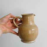 Pitcher in sandstone from the marsh.