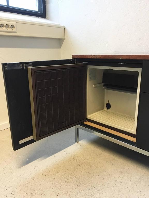Row with refrigerator and on marble to Florence Knoll 1961