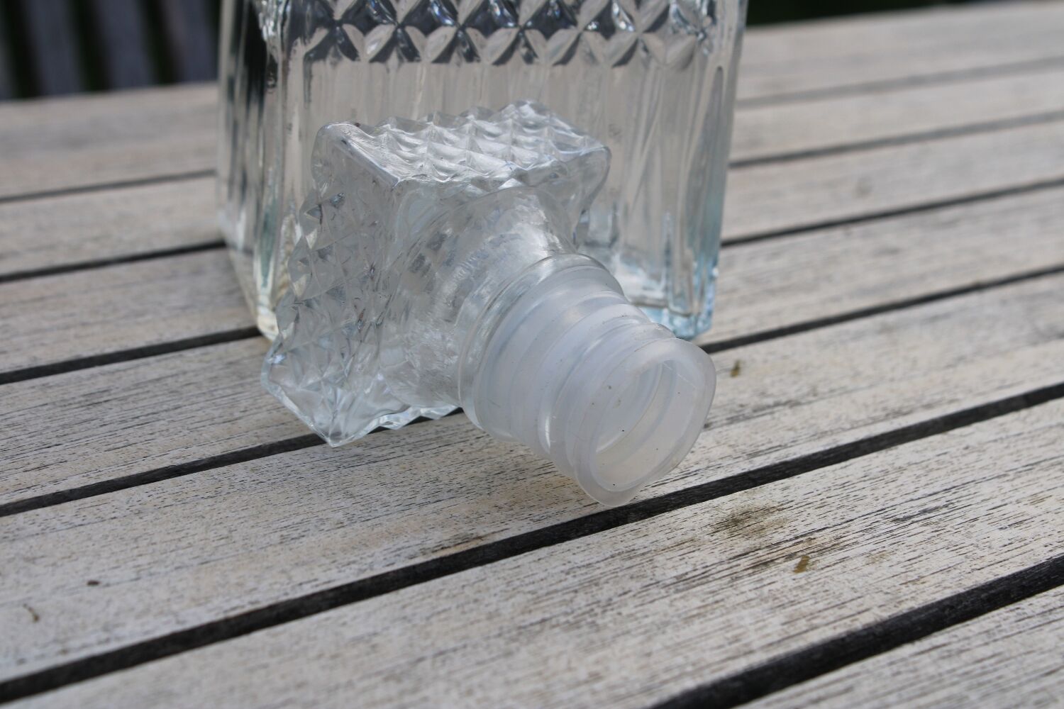 Glass decanter