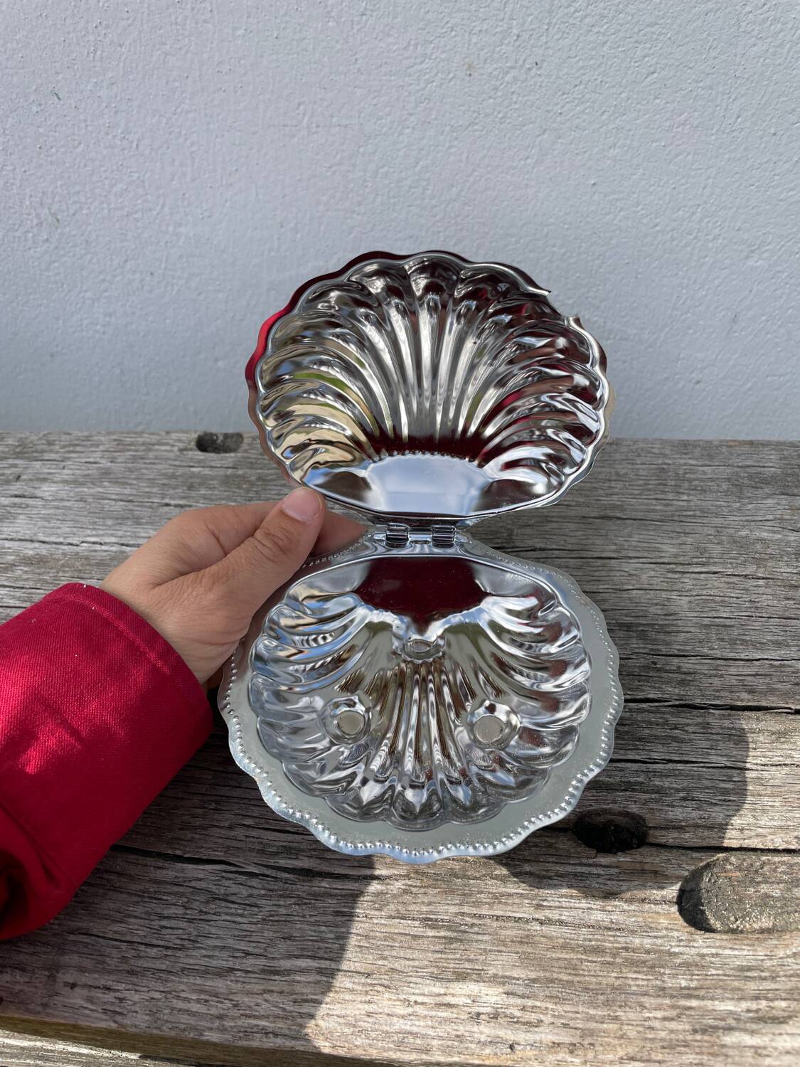 Silver-plated metal shell butter dish