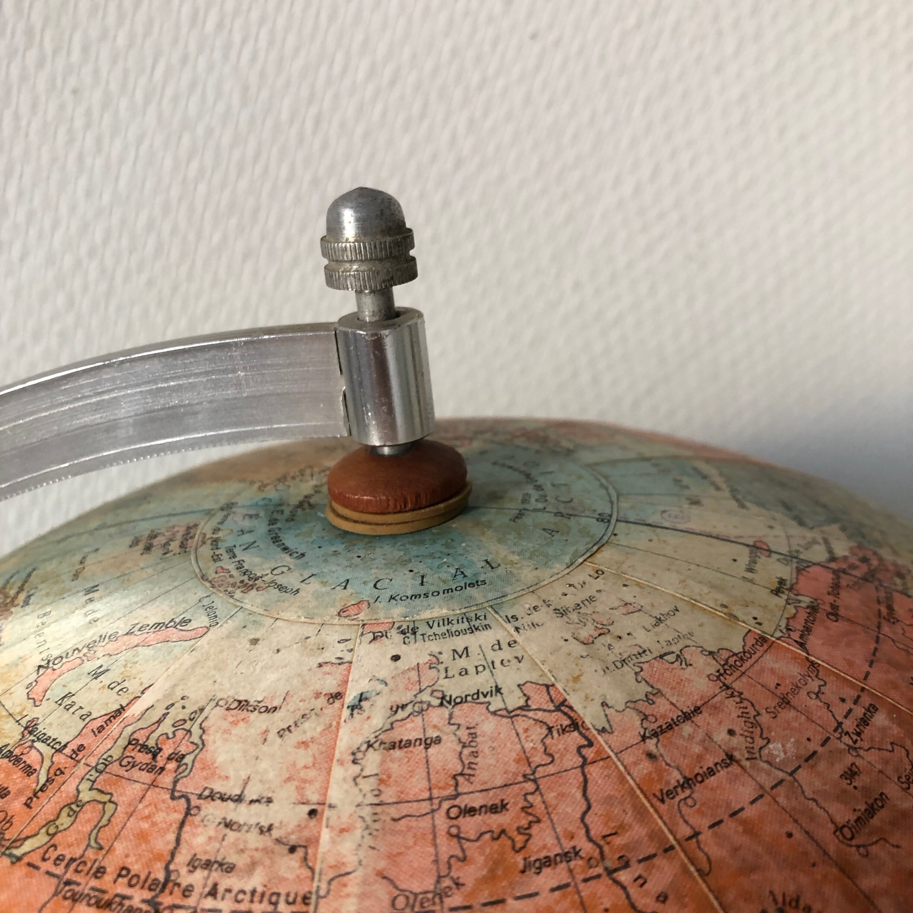 Globe terrestre de Räth 44cm ex-RDA vintage 1975