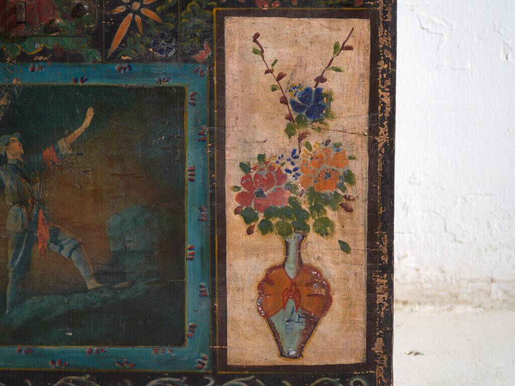 Coffre chinois ancien peint en bois de pin – Chine, circa 1900
