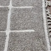 Thick Berber rug in wool – Soft Ivory Grid