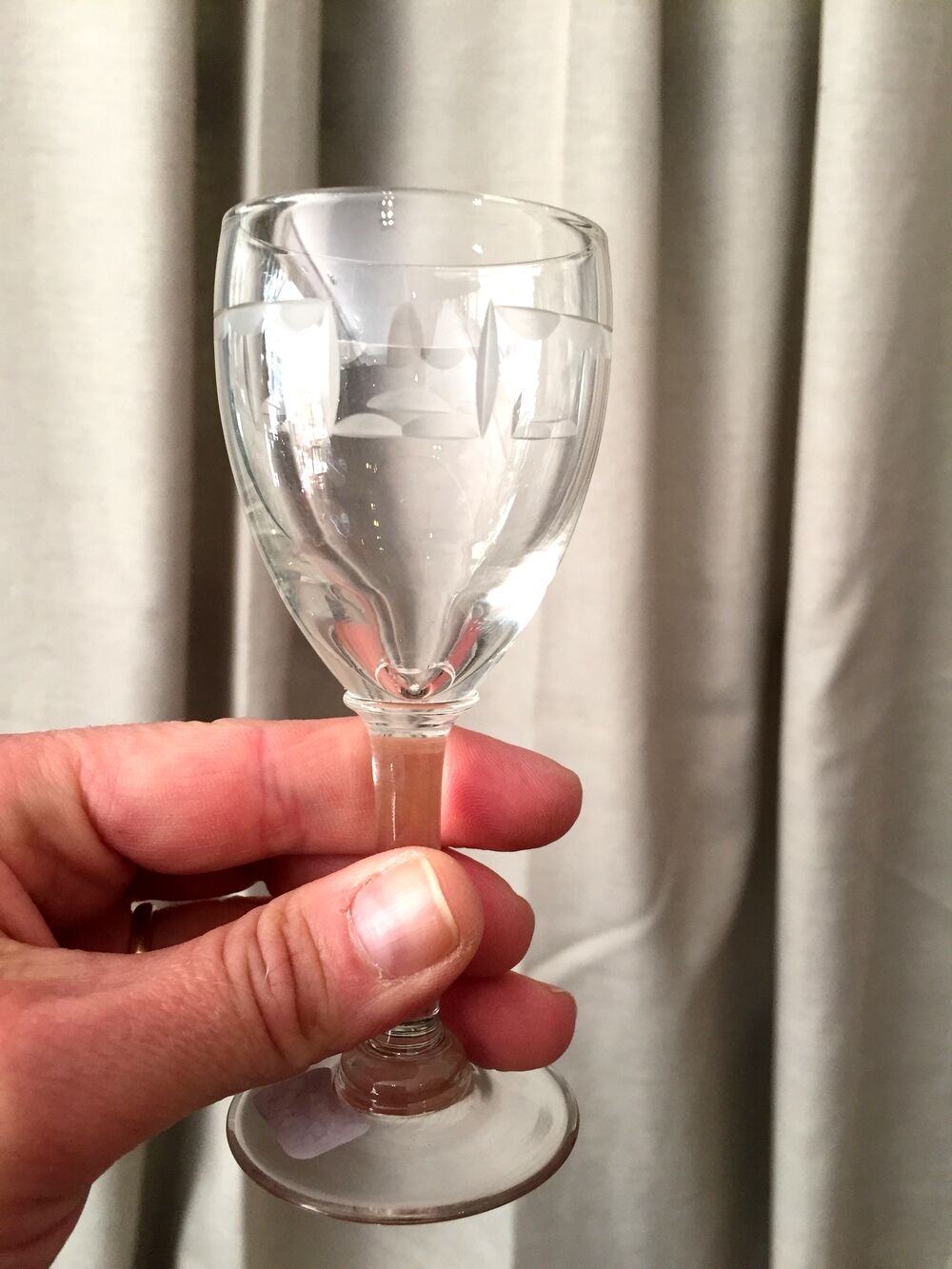 Suite of 8 engraved glass drip glasses from the 1930s 1940s