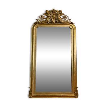 Miroir Louis Philippe avec fronton à putti ailés