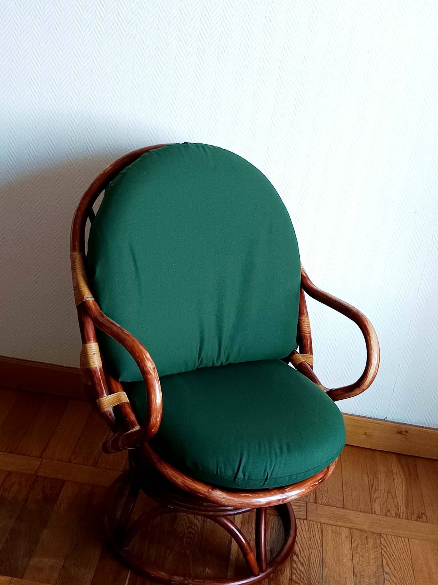 Paire de fauteuils pivotants en rotin 1970