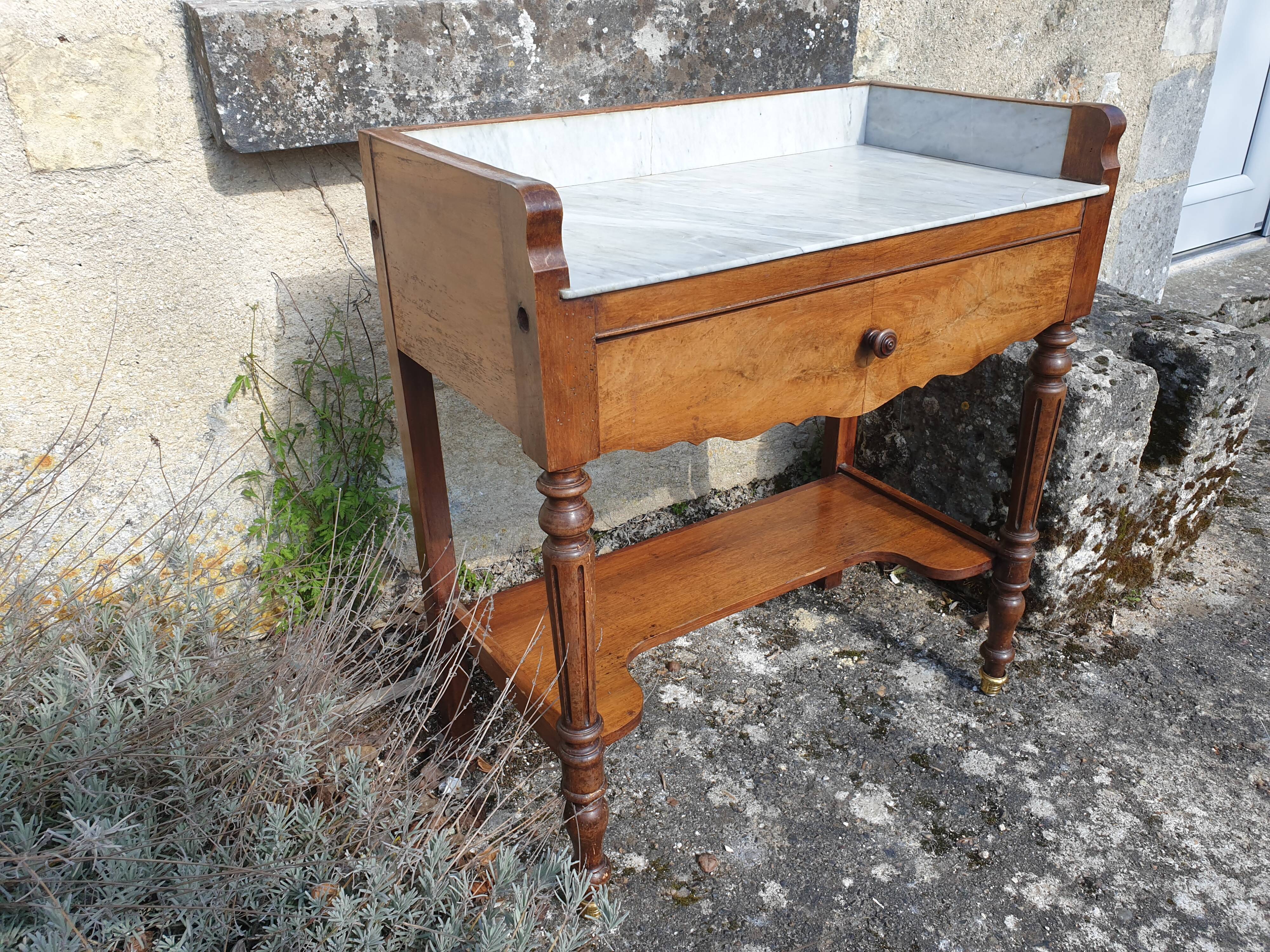 White marble dressing table