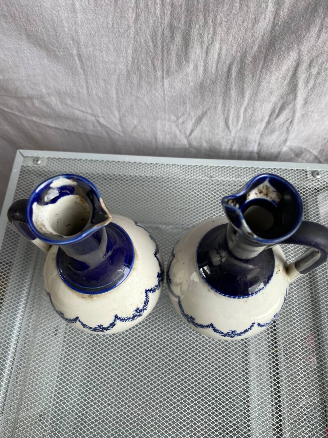 2 st Uzes tarre steel ewers