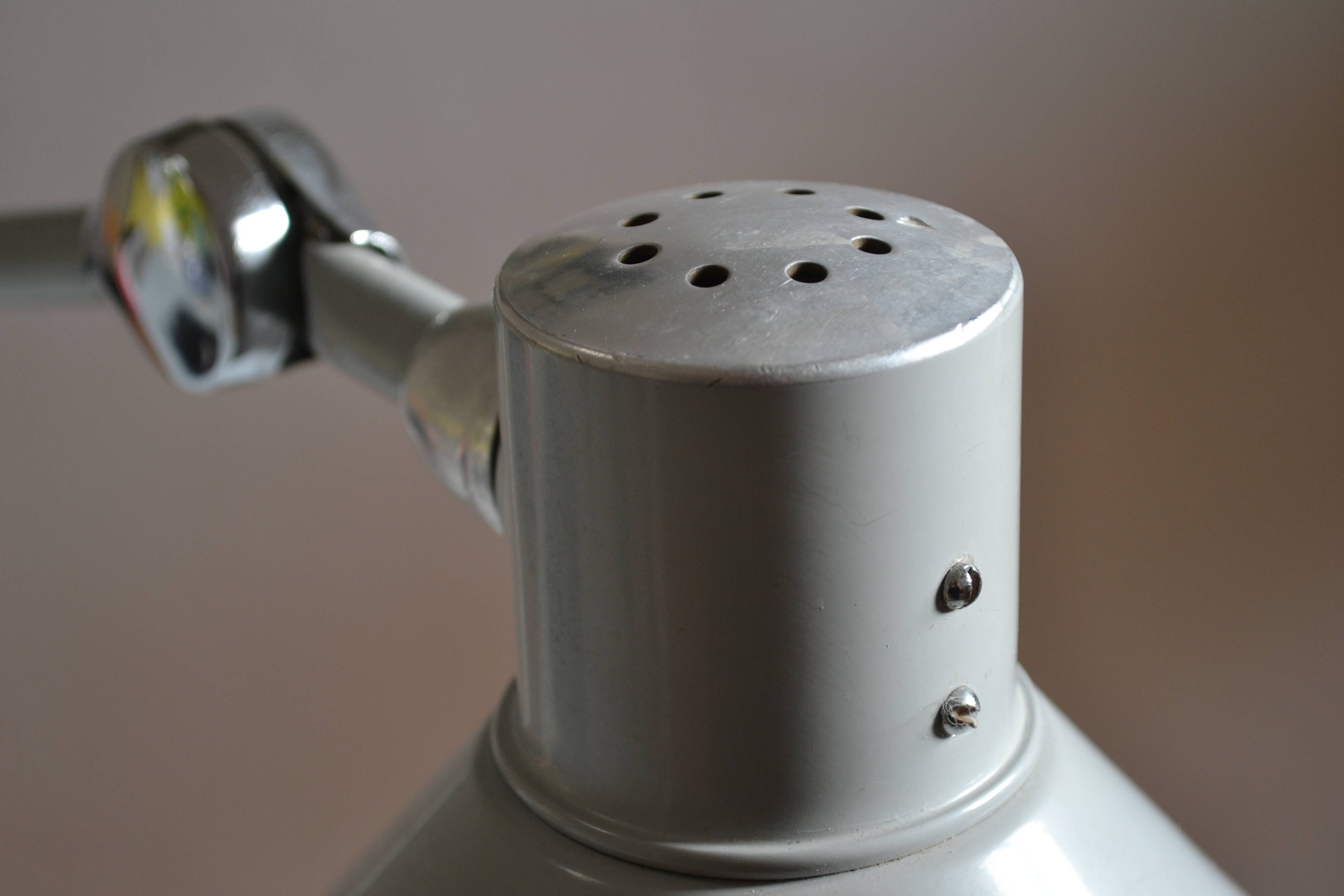 Jumo GS1 light grey table lamp