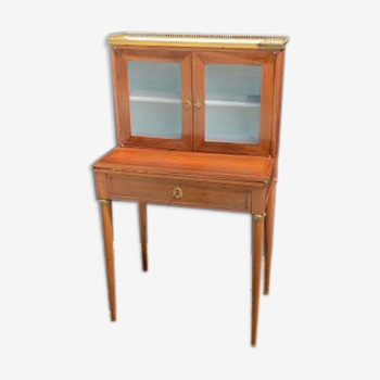 Happiness of the day in Louis XVI-era mahogany