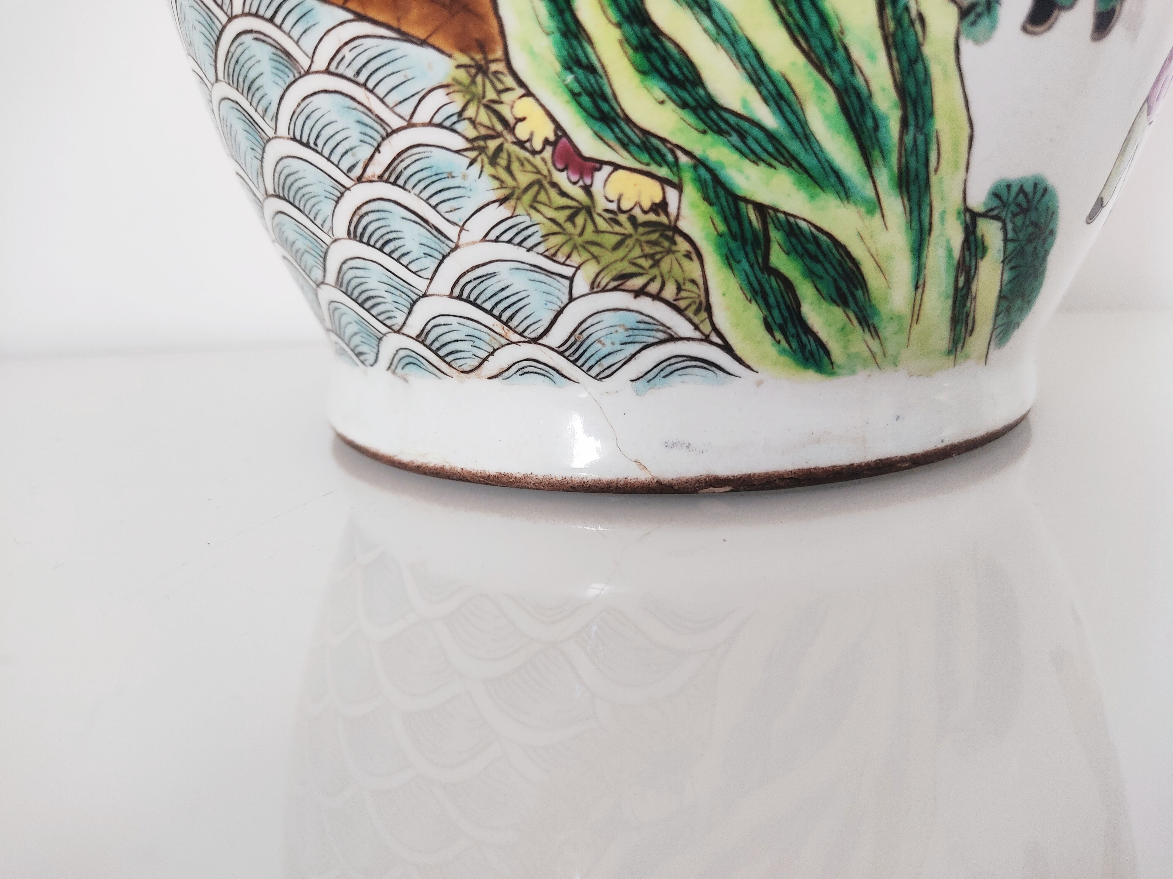 Chinese vase family green decoration dragon kite