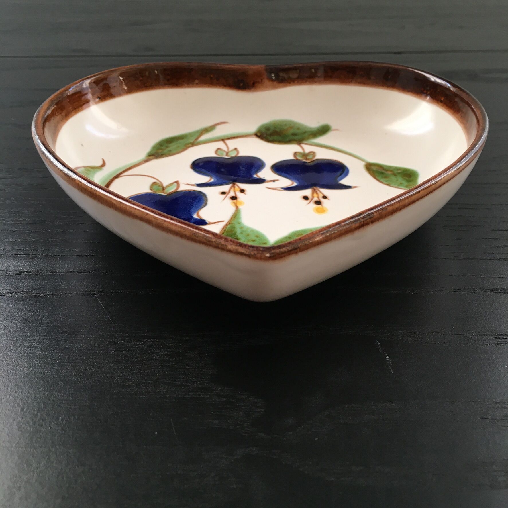 Trinket tray decorated with blue bells