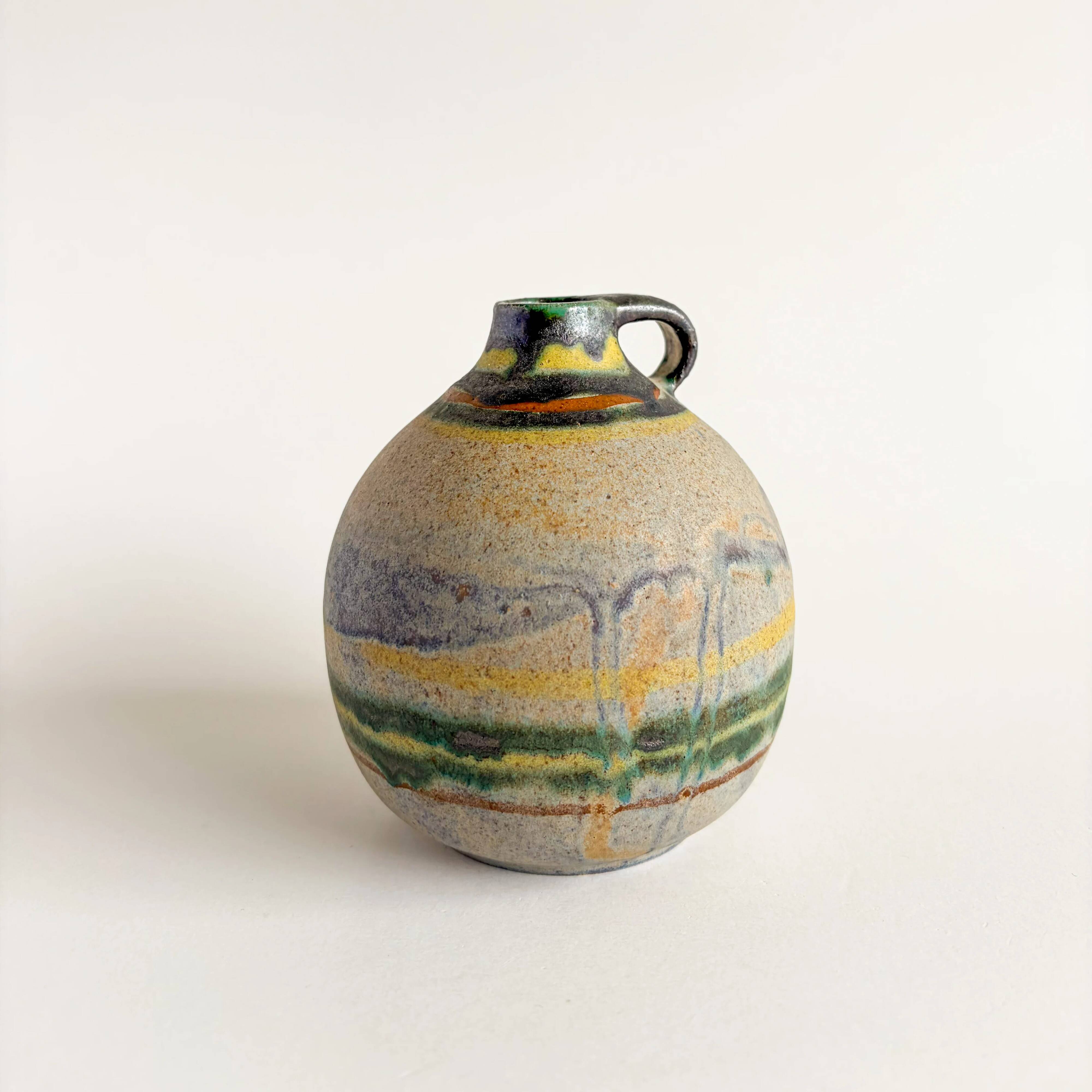 Small vase Liselotte Bisang