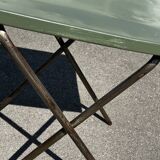 Table de jardin ou bistro pliante en tôle kaki début années 50