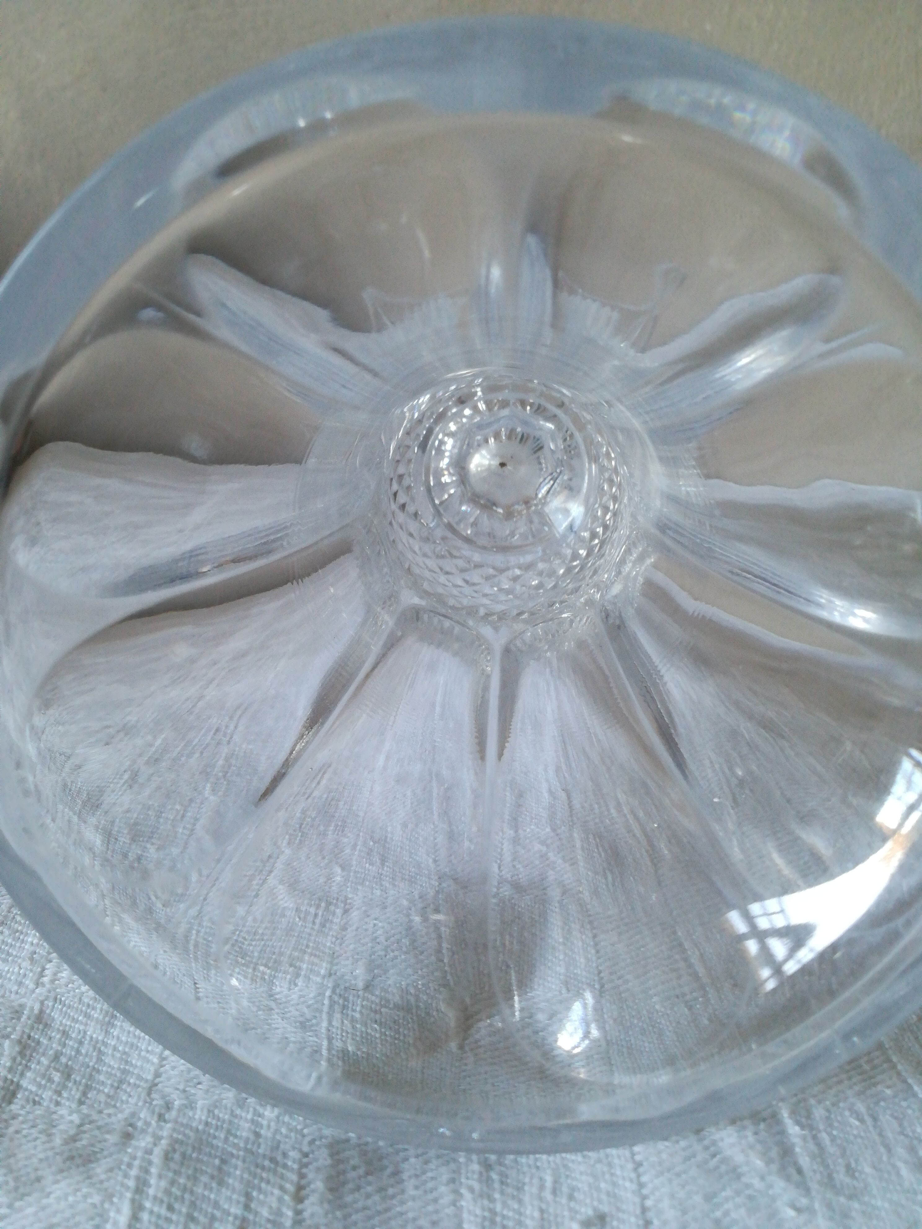 Crystal vase has spikes of diamonds