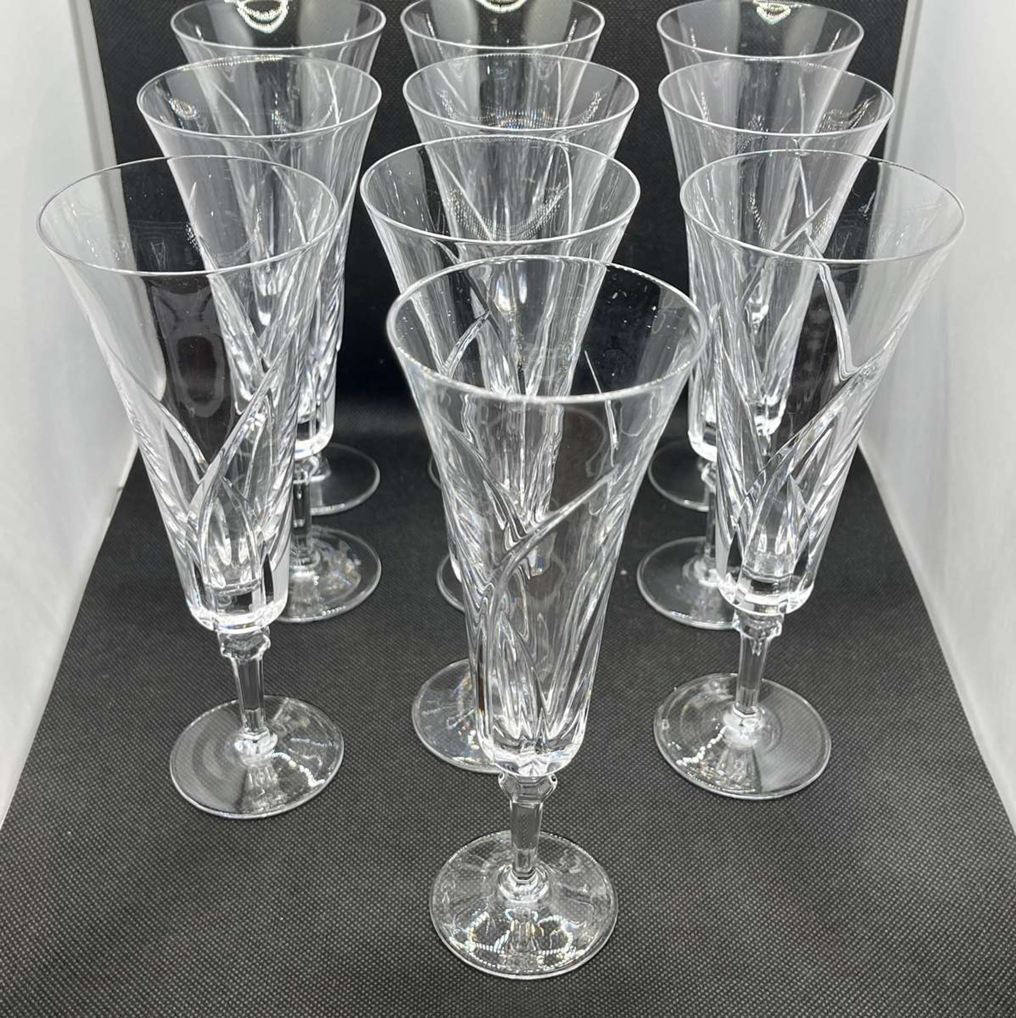 Set of 10 crystal champagne flutes from Sèvres, Niagara model from the 1950s.