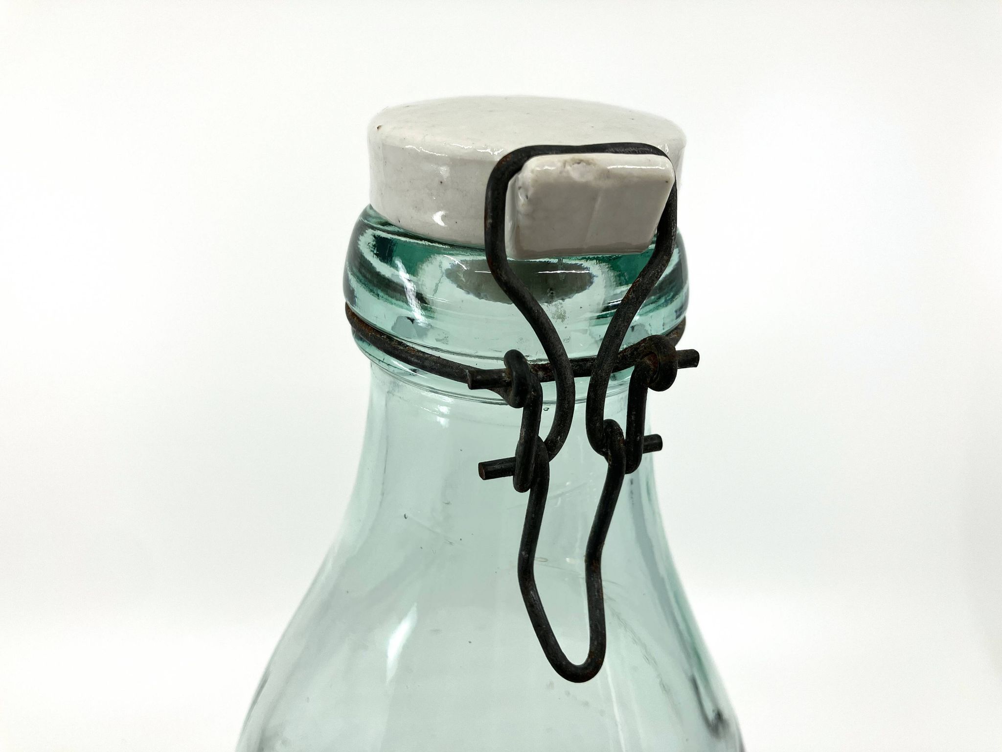 Grande bouteille "Mercur" en verre et bouchon en céramique • 2L • 1930