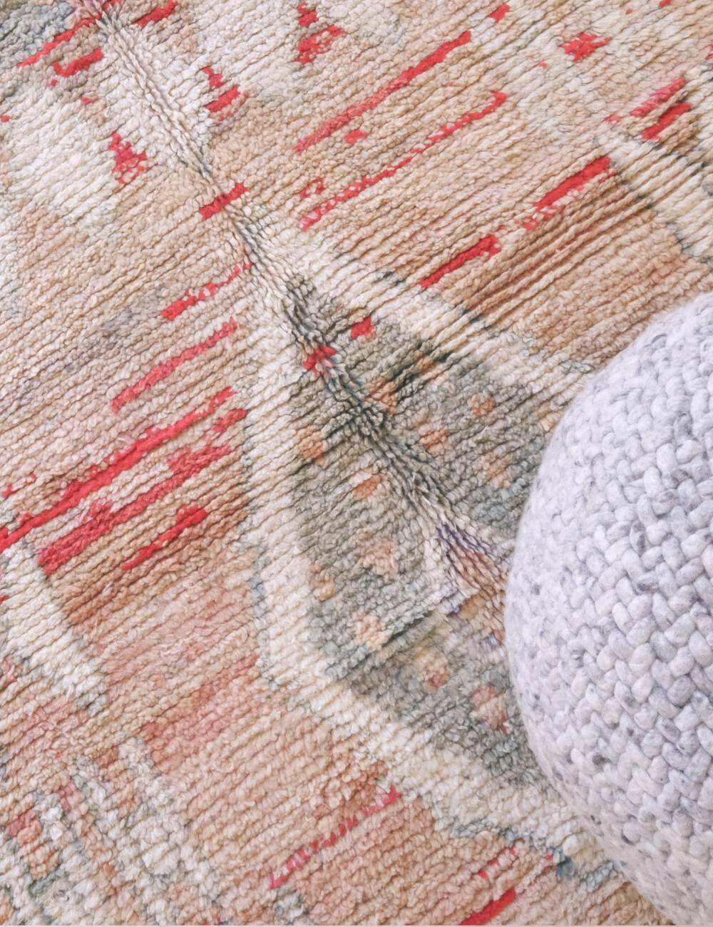 Neutral Berber Rug - 257 x 155 cm