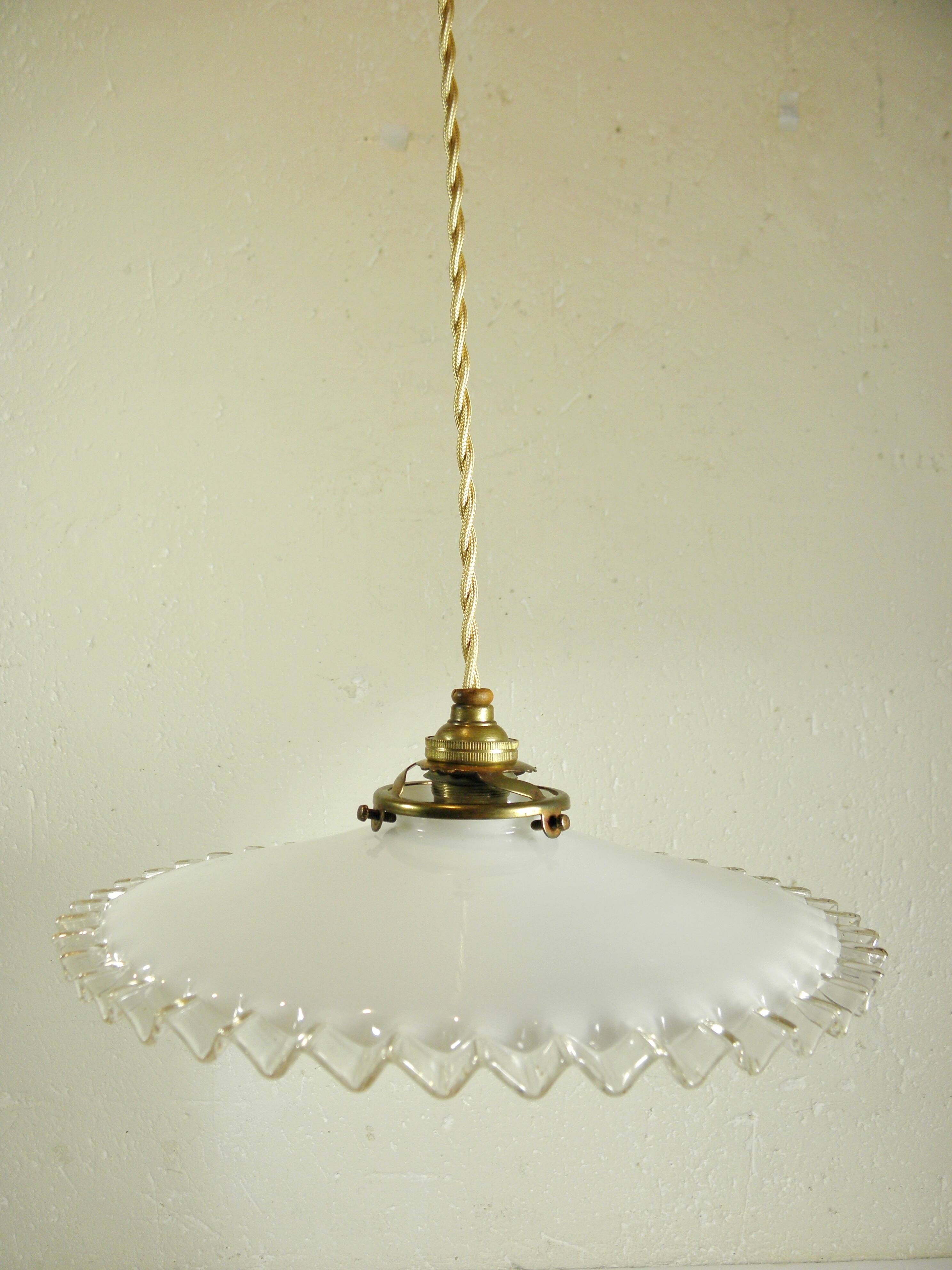 Suspension and rosette in opaline and porcelain