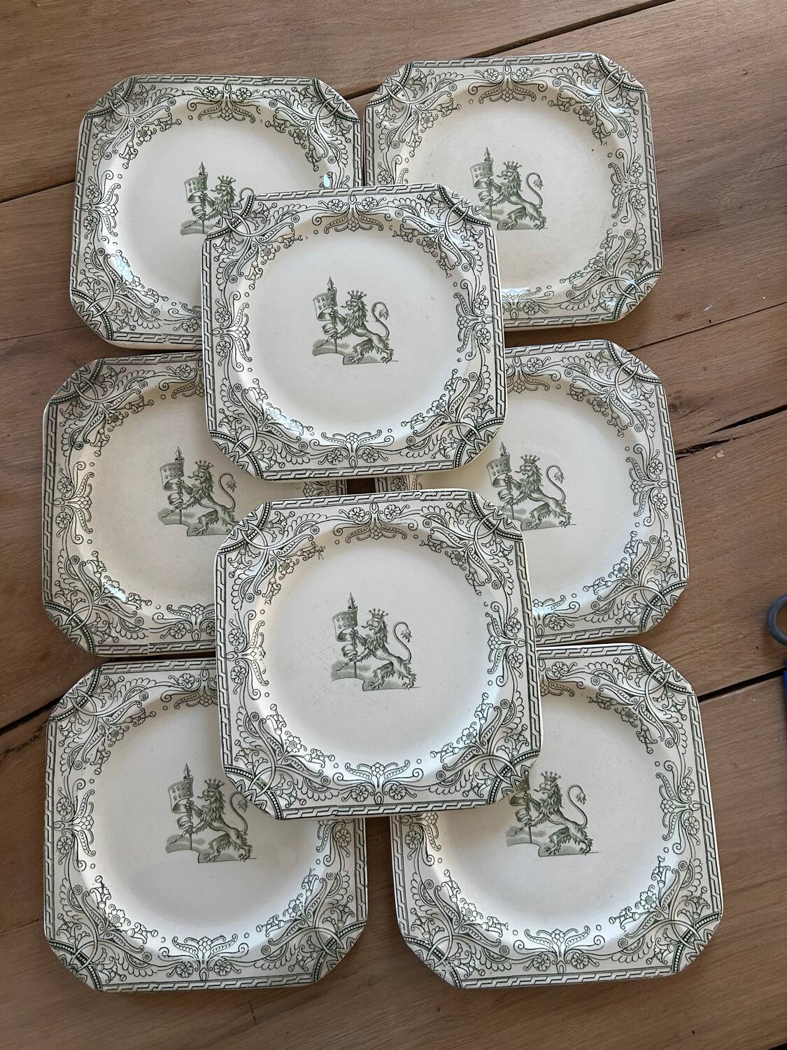 Lot de 8 assiettes terre de fer Saint Amand Fontana