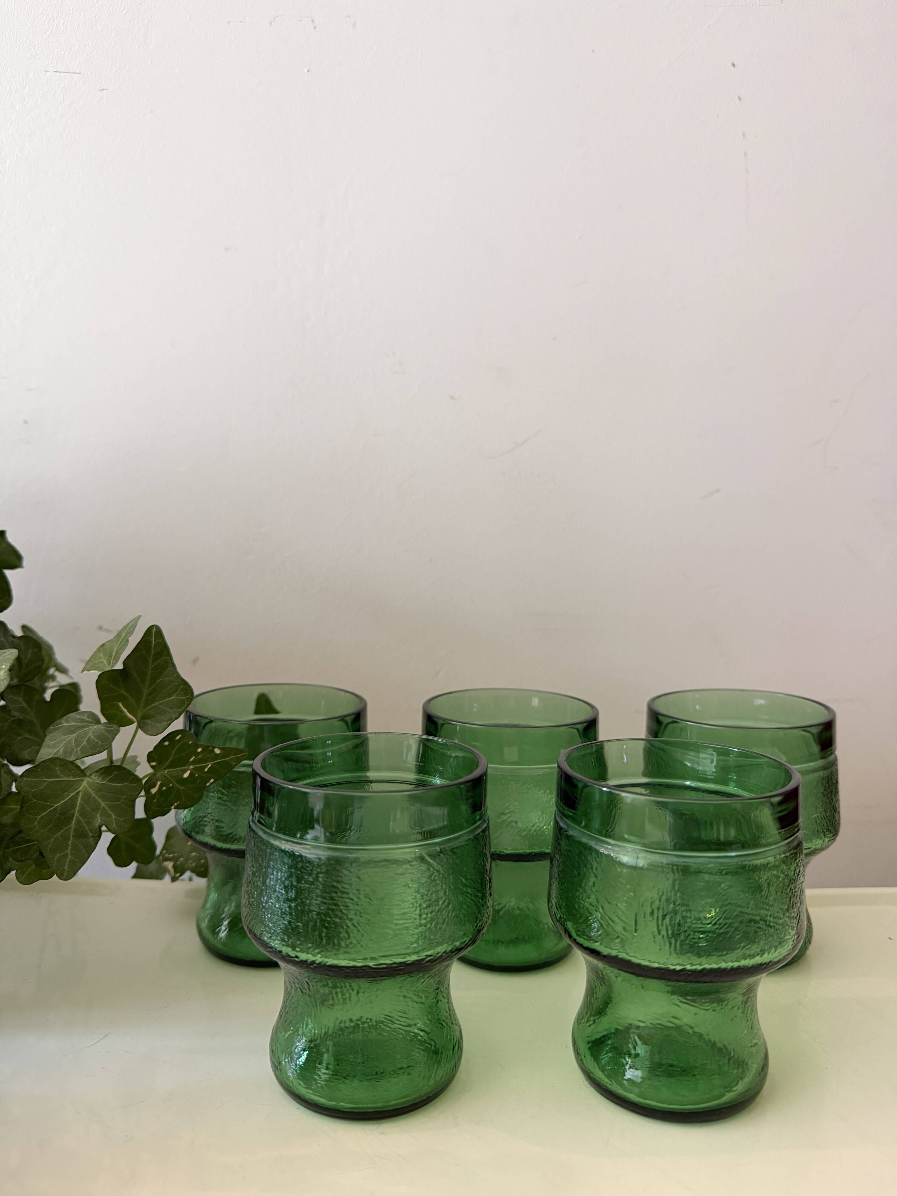 5 verres glaçures vert émeraude
