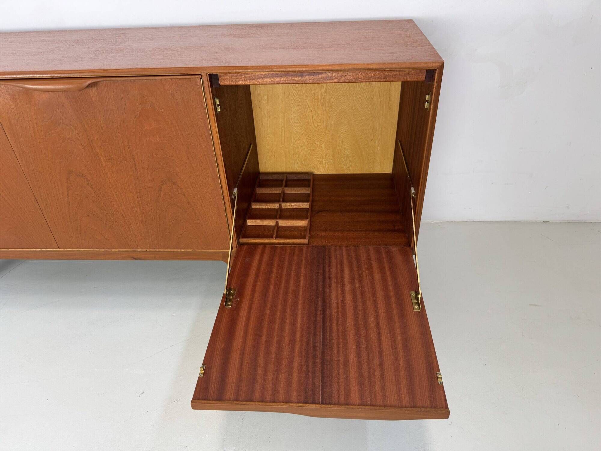 Vintage sideboard McIntosh.