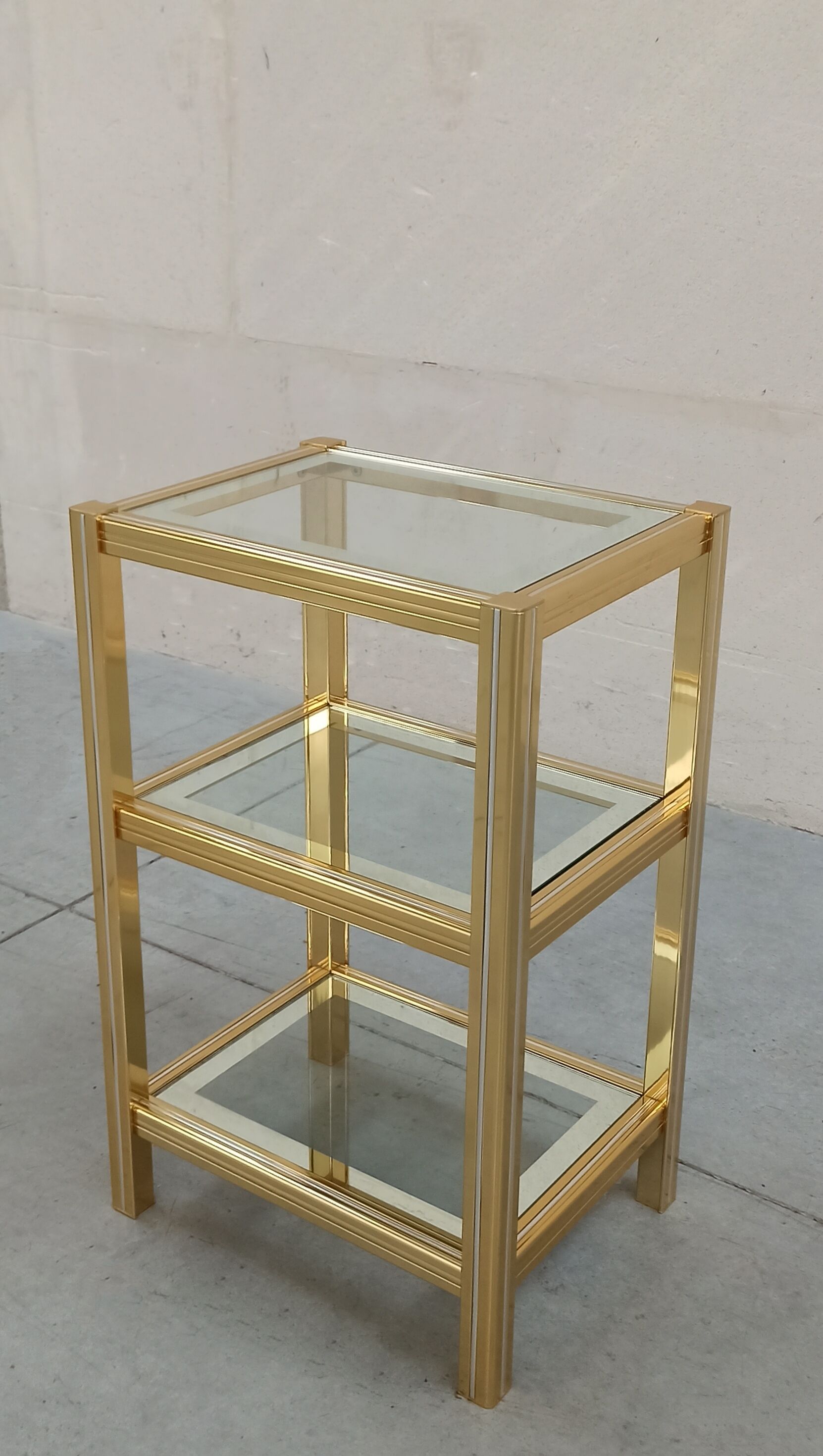 70's design fifth wheel shelf