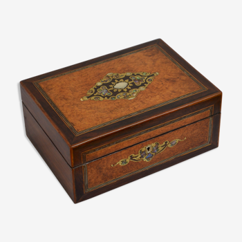 Victorian jewellery box in amboyna