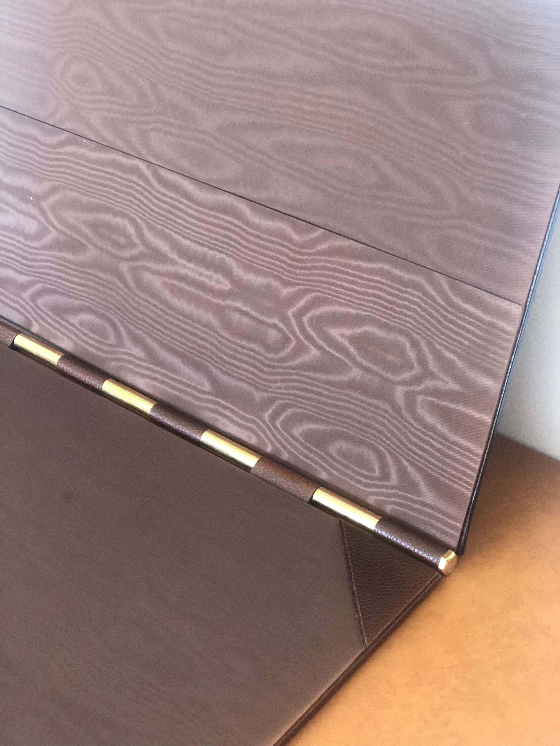 Double brown leather underhand signed Lancel