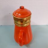 Orange enamelled sheet maker