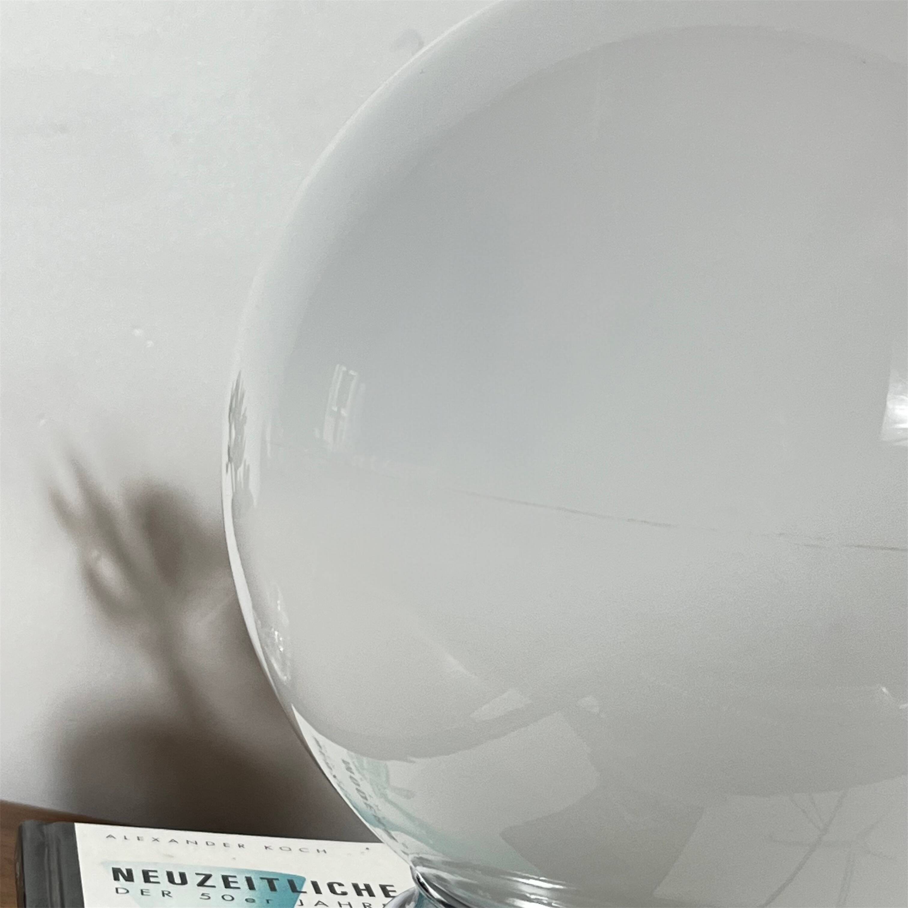 Plafonnier ou applique globe en verre opaline blanc 20 cm rosace chrome