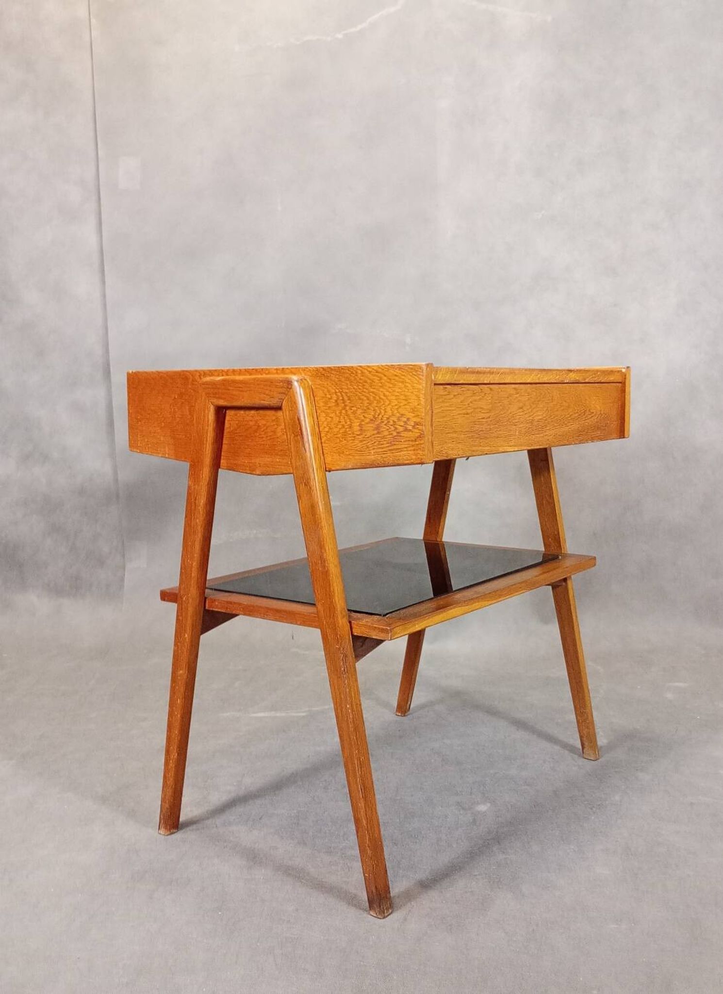 Table TV en chêne Jiràk par Drevotex, Vintage Tchèque 1960