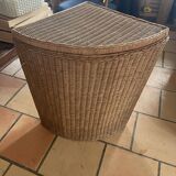 Corner laundry basket
