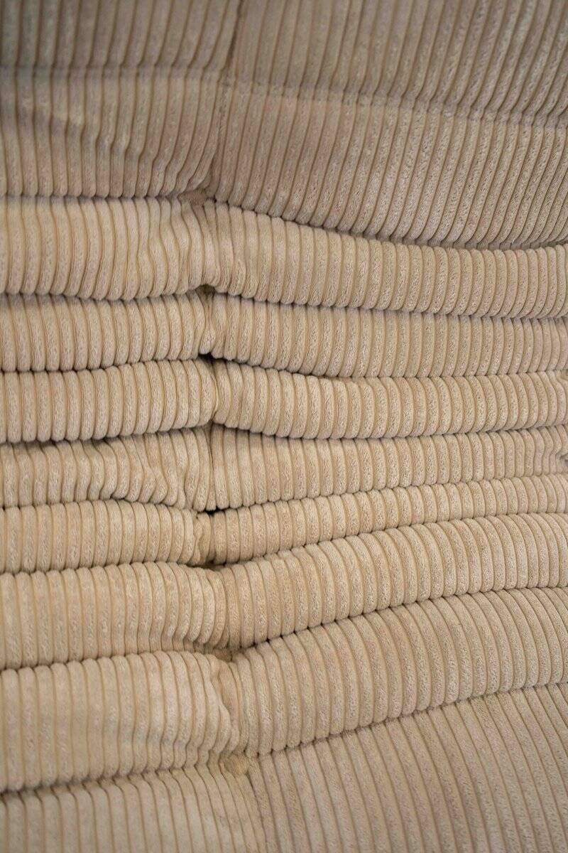 Togo chaise lounge in white corduroy fabric attributed to Michel Ducaroy for Ligne Roset, 1974