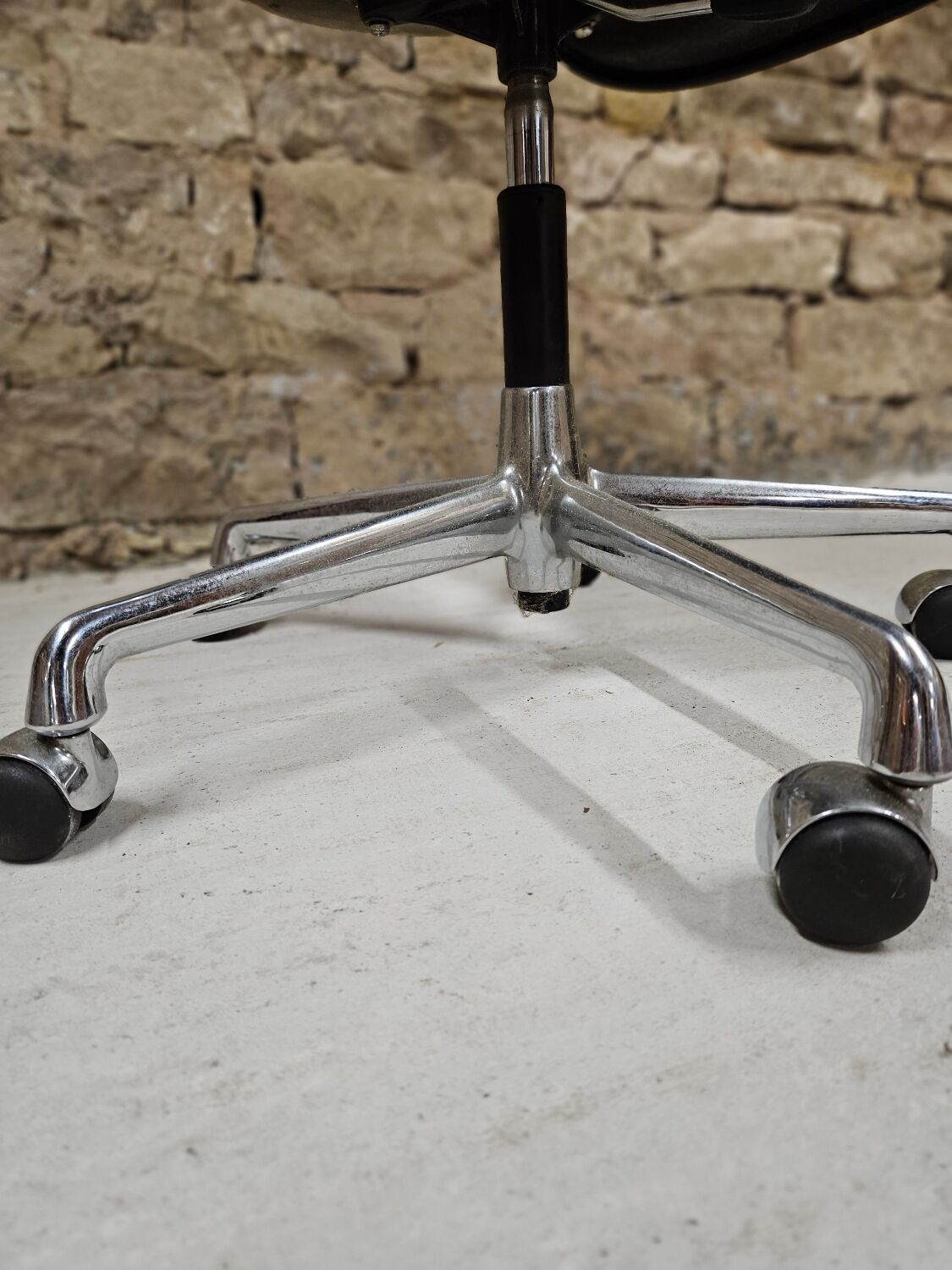 Eames fiberglass armchair Vitra