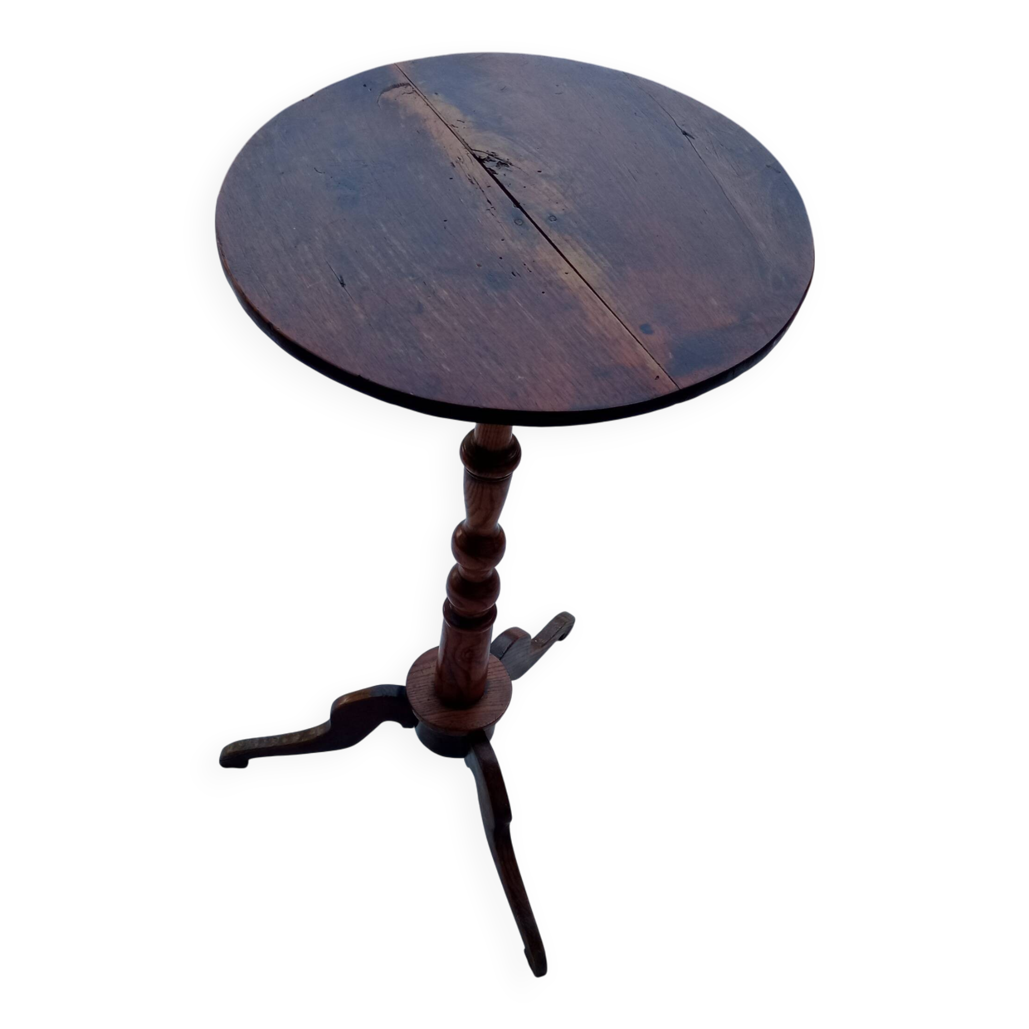 Wooden pedestal table