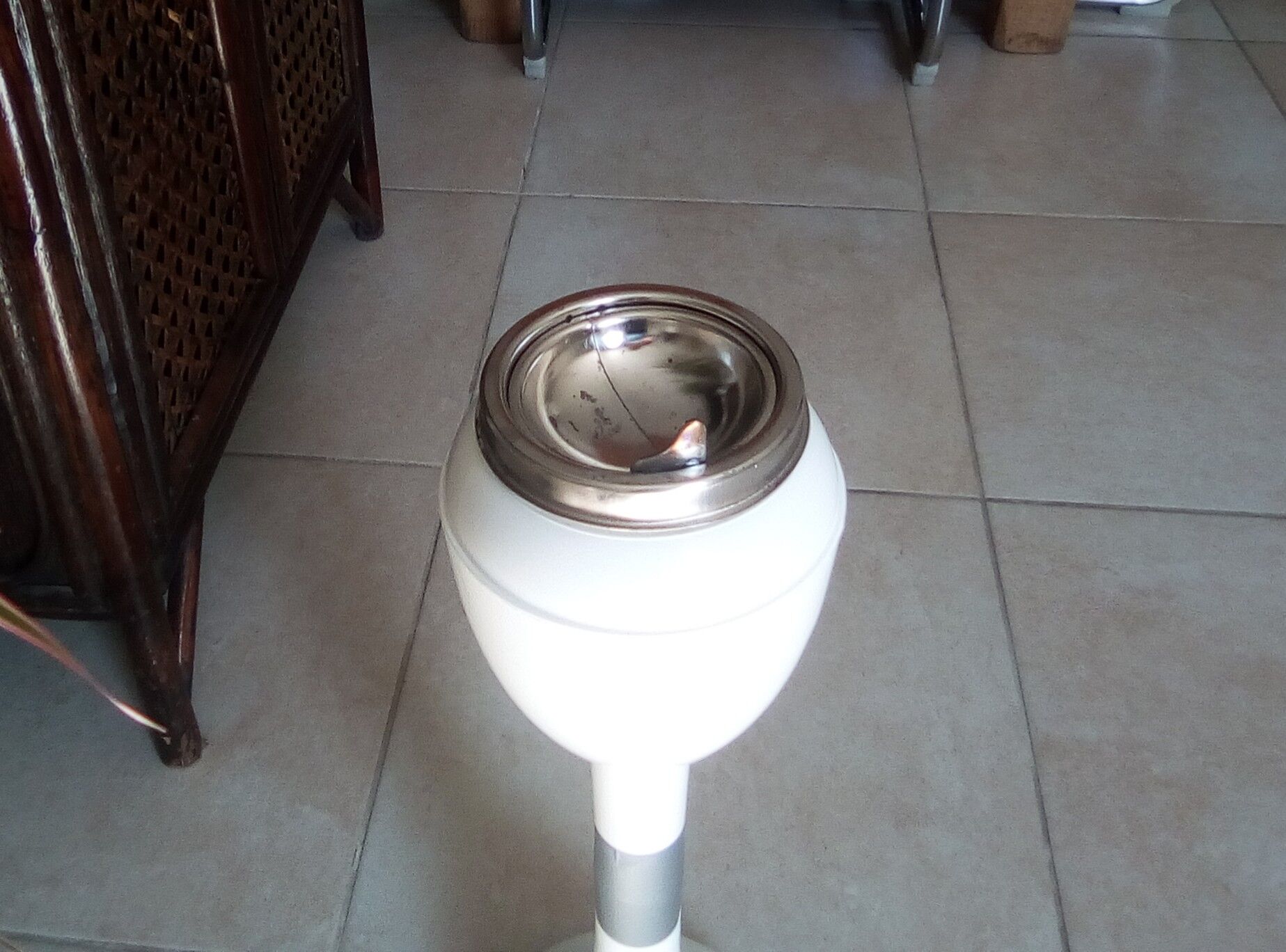 Ashtray on foot tulip, patentatto, Italy 60/70 years