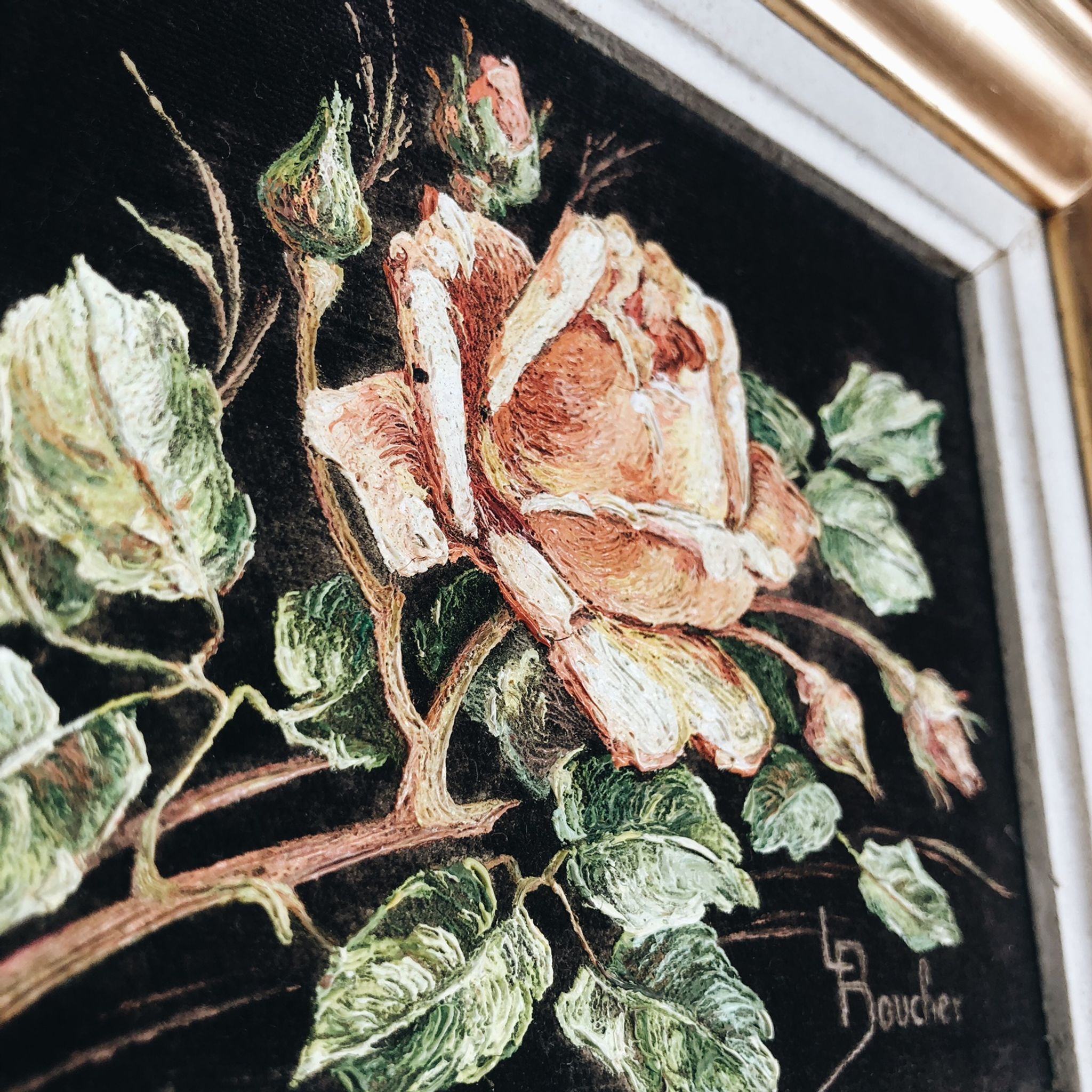 Painting on velvet "La rose" signed L. Boucher