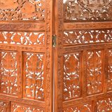 Indian screen with 4 leaves in teak wood with rich openwork decoration of grape leaves