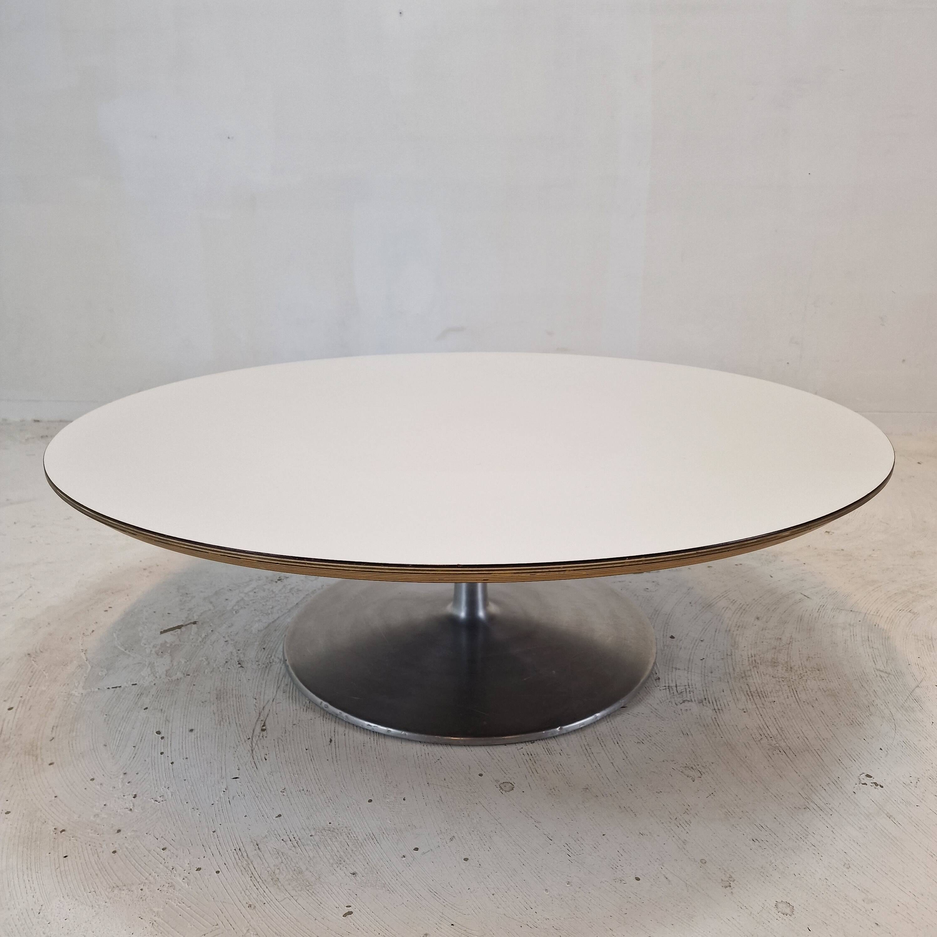 "Circle" Coffee Table by Pierre Paulin for Artifort, 1960s