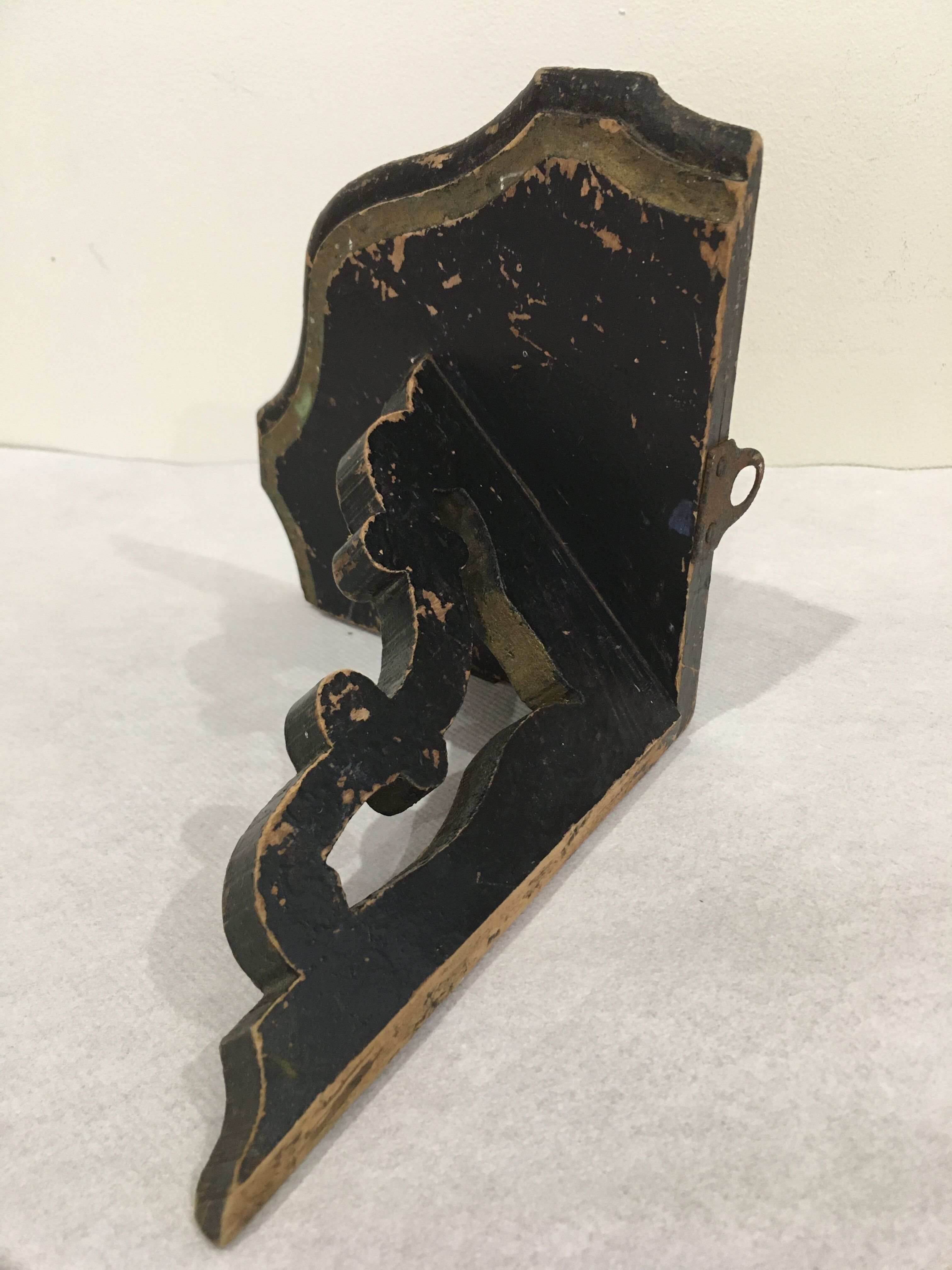 Napoleon III corner shelf