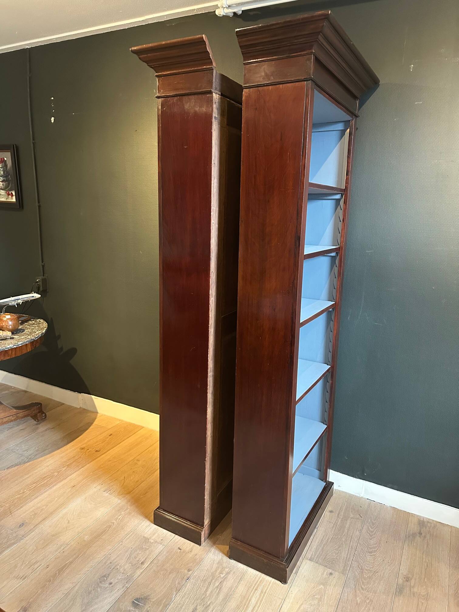 Set of 2 open bookcases