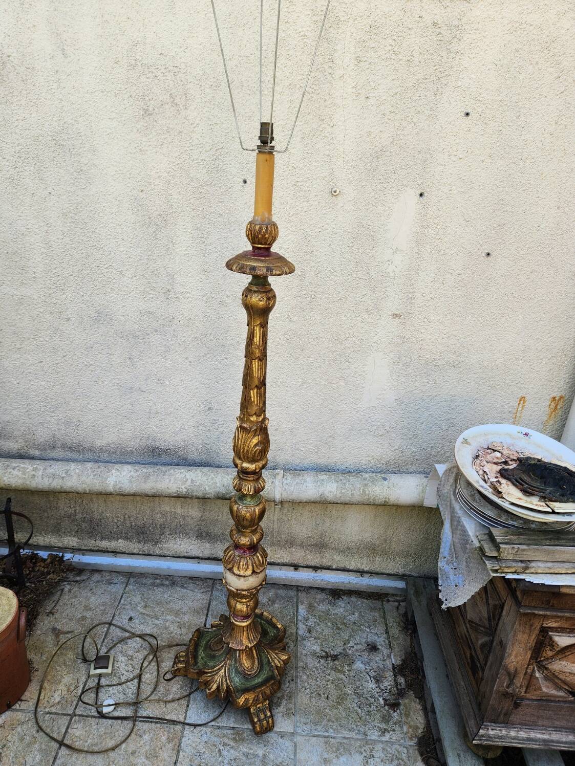 Lampadaire bois doré style florentin