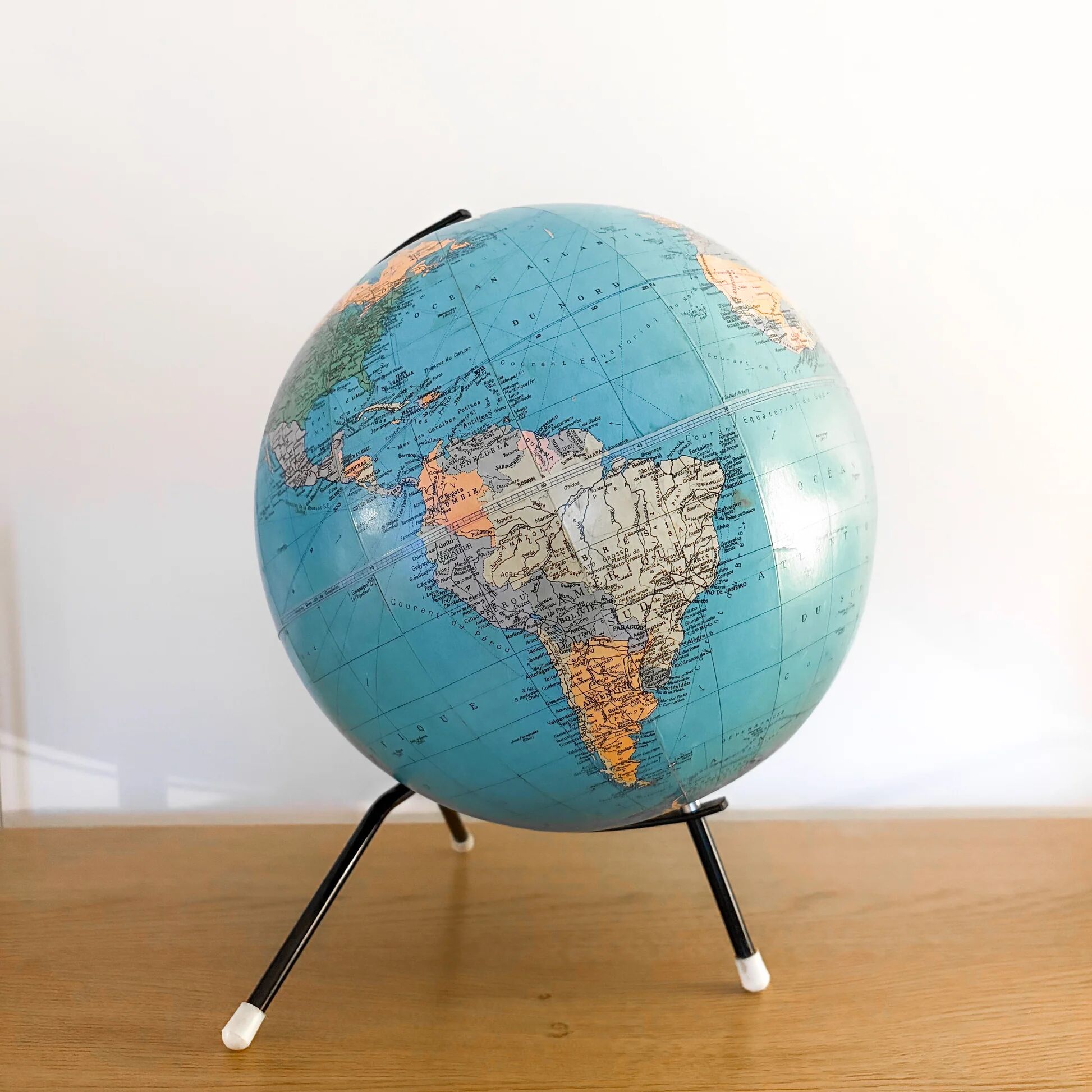 Taride map globe 1971