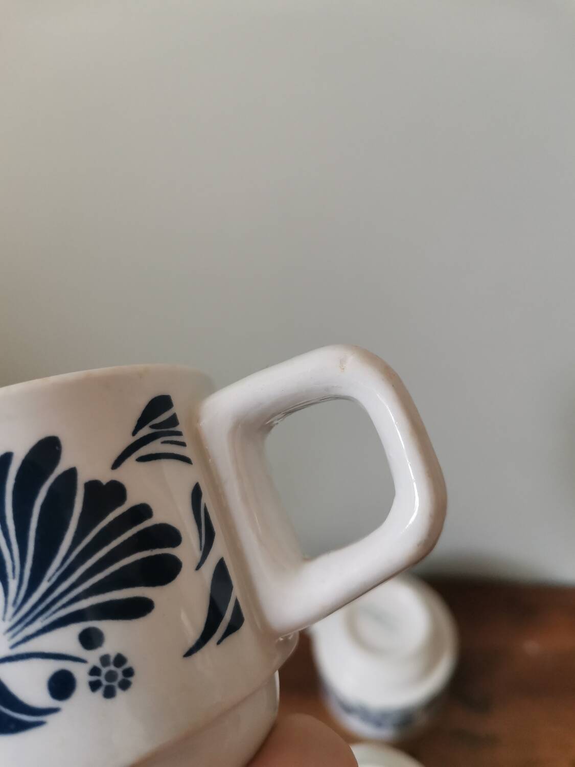 Set of 4 vintage bar coffee cups Sarreguemines vintage screen-printed blue flower pattern
