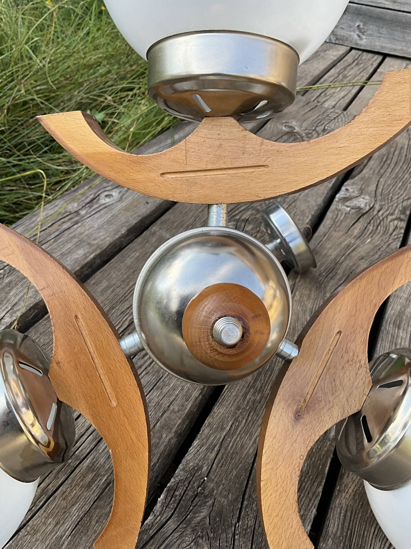 Exceptional Space Age / Mid-Century suspension chandelier, 3 concave globes.